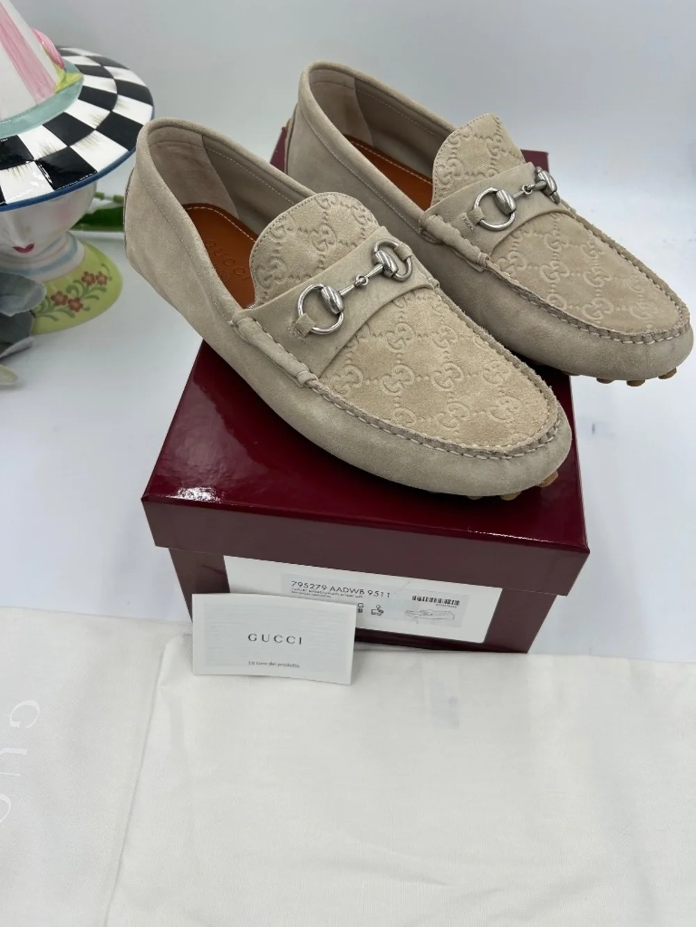 Men’s Gucci Suede Oatmeal Horse Bit Driving Loafers. Size 9/fits 10 US.